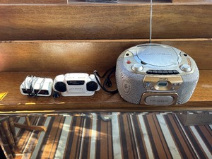 lot 50 image: Phillips Boom Box, Suntone AMFM Mini Boom Box and Alarm Clock