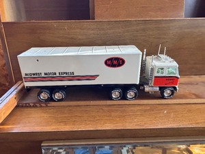 lot 53 image: Vintage Nylint Midwest Motor Express Truck