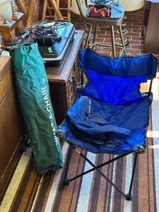 lot 73 image: Folding Lawn Chairs