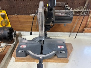lot 105 image: Craftsman 10 Miter Saw