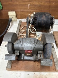 lot 106 image: Wissota Bench Grinder