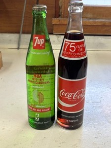 lot 109 image: Vintage 7up and Coca-Cola Bottles