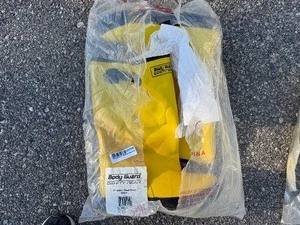 lot 133 image: 17 Yellow Slush Boots Size 9
