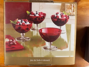 lot 91 image: Pier 1 Imports Dessert Bowl Set (Qty 4)