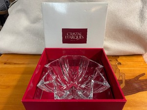 lot 96 image: Cristal DArgues Paris Gigogne 11 34 Bowl