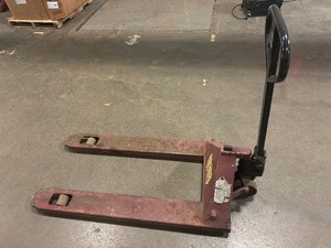 lot 7 image: Pallet Jack. Works well. 4400 LB Lift Capacity