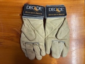 lot 148 image: New Pair of Decade Gloves