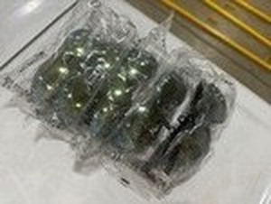 lot 118 image: Fastenal G8 Safety Glasses. Black FrameGold Mirror