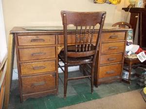 lot 5 image: Antique desk with key and chair