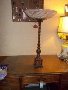 lot 25 image: Bird bath