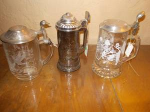 lot 44 image: Lidded glass beer mugs