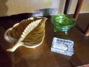 lot 76 image: Vintage ashtrays