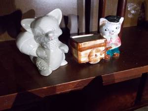 lot 78 image: Vintage animal planters