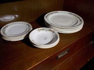 lot 81 image: China dishes