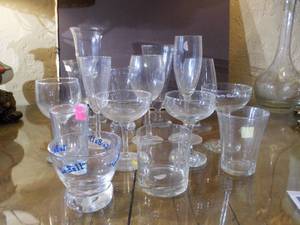 lot 99 image: Assortment of glass glasses