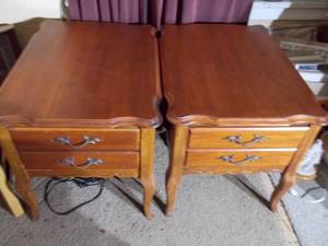 lot 114 image: Set of end tables