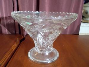 lot 116 image: Small lead crystal punch bowl