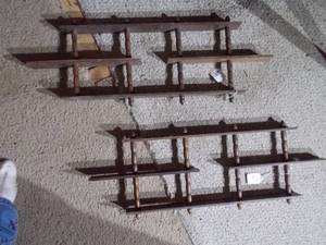 lot 125 image: Knick nac shelves