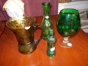 lot 128 image: Four green glassware