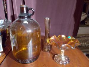 lot 129 image: A&W Brown jug, brown bud vase and carnival glass capote