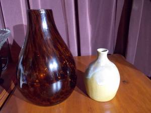 lot 134 image: Flower vases