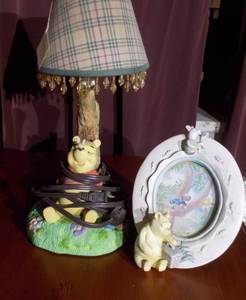 lot 142 image: Winnie the Pooh light and frame