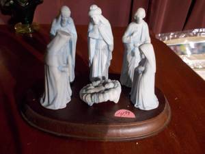lot 157 image: The image shows a set of porcelain figurines from the The Christmas Story nativity set