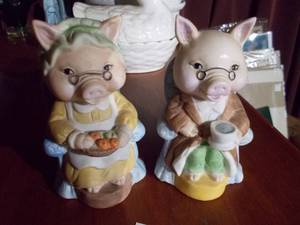 lot 161 image: Pig figures