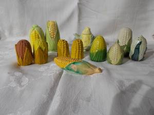 lot 166 image: Corn salt and pepper shakers