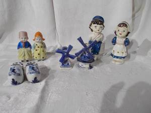 lot 177 image: Netherlands salt and pepper shakers