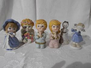 lot 188 image: Assortment of figurines
