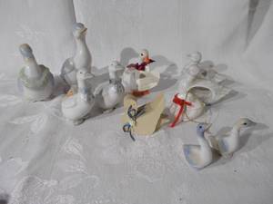 lot 190 image: Geese figurines