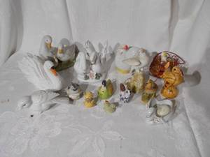 lot 197 image: Assortment of swans