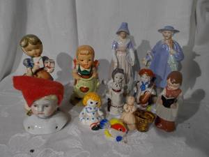 lot 200 image: Figurines