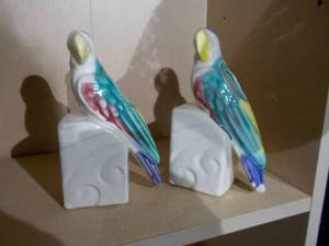 lot 253 image: Ceramic Parakeets Planters