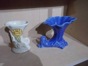 lot 256 image: Vintage flower vases