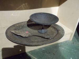 lot 260 image: Vintage metal pieces