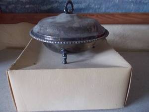 lot 270 image: Silver casserole dish with glass insert