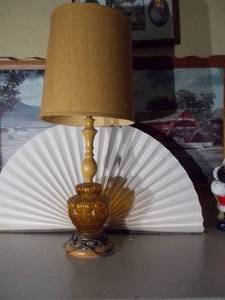 lot 278 image: Vintage lamp
