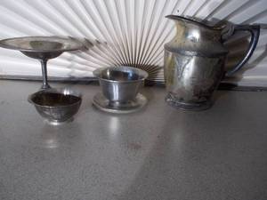 lot 279 image: Silver plated items