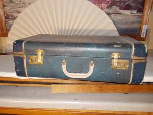 lot 297 image: Vintage suitcase