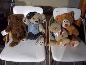 lot 298 image: Teddy bears