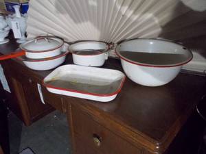 lot 327 image: Red Enamelware