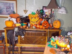 lot 343 image: Halloween Decor Its only 9 months away