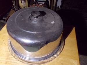 lot 352 image: Vintage Cake Taker