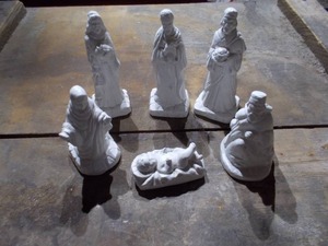lot 207 image: This is a set of nativity scene figurines