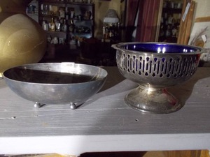 a vintage Yeoman silver-plated (EPNS) sugar, jam, or sweet bowl with a removable cobalt blue glass liner.