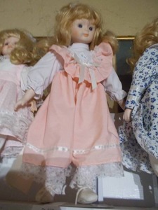 lot 237 image: Collectable Doll