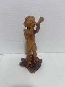 lot 13 image: Vintage Finland Wooden Carved Boy Blowing Horn 8