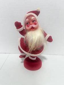 lot 14 image: Adorable Vintage Flocked Dancing Santa